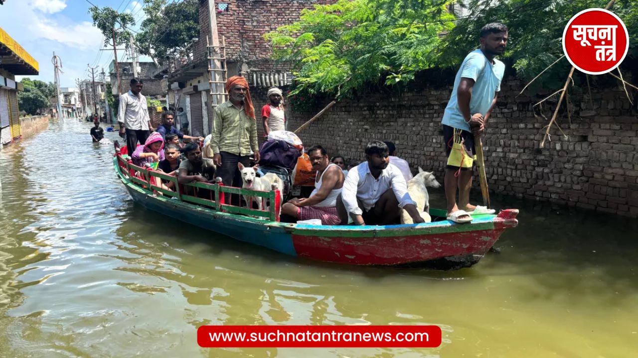 Mathura Flood 2025: 47 साल बाद Yamuna ने दिखाया विकराल रूप, बाजार और गलियां बनी तालाब