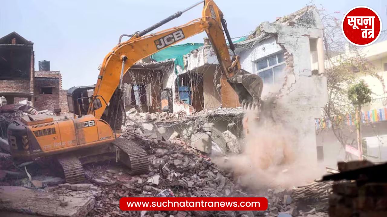 Shahjahanpur में बुलडोजर का कहर! श्मशान की जमीन पर मचा बवाल, धरने पर बैठे सपा नेता